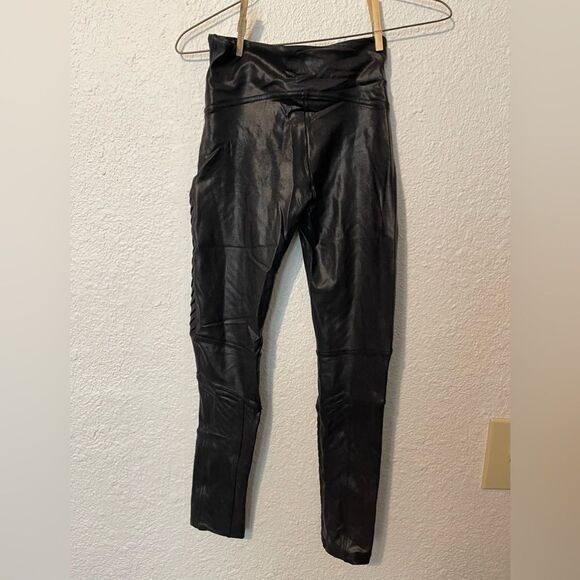 Spanx Faux leather Moto leggings sz S - Picture 4 of 9